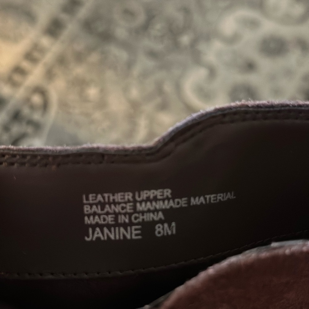 New never worn size 8